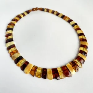 Stunning amber necklace with geometric beads showcasing natural beauty and warm hues.