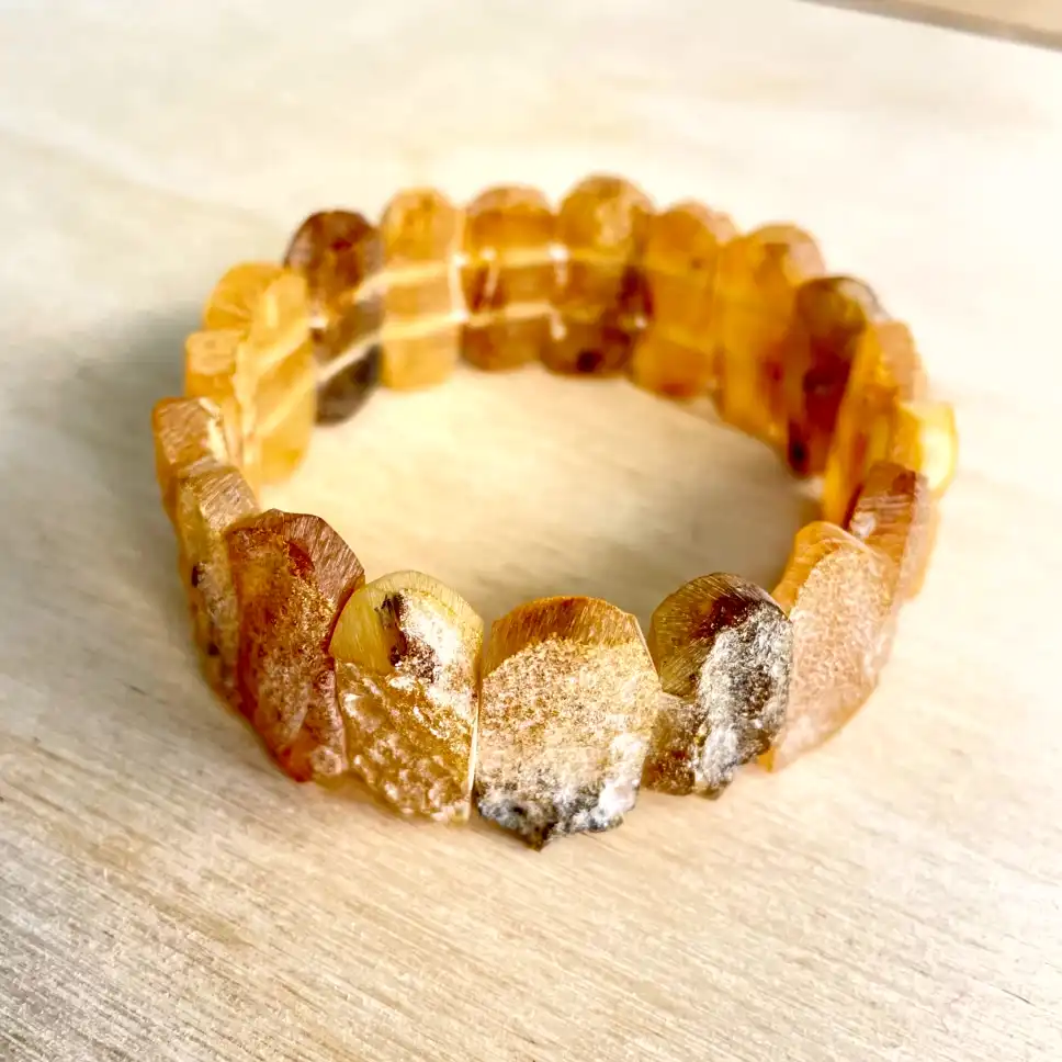 Amber Bracelet with Medium Stones showcasing organic gemstones in warm hues, perfect for versatile wear.