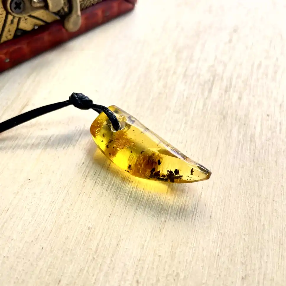 Stunning Amber Pendant Necklace, beautifully crafted, perfect for jewelry lovers and gift-giving occasions.