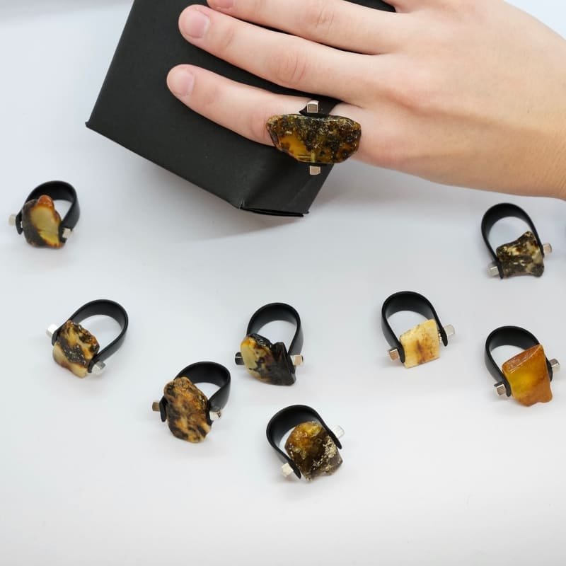 Types of amber jewelry